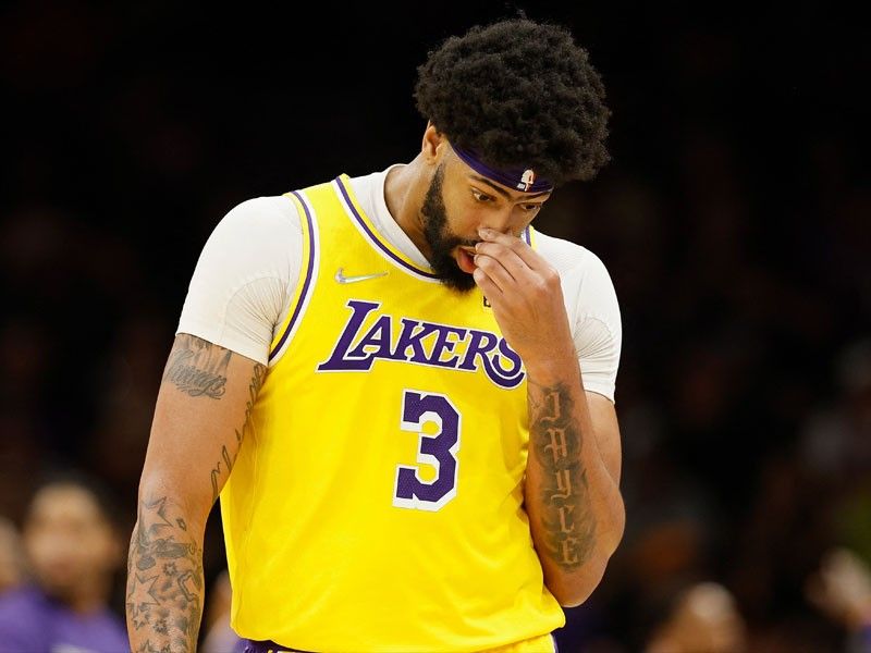 Lakers miss NBA playoff bus after Suns rout