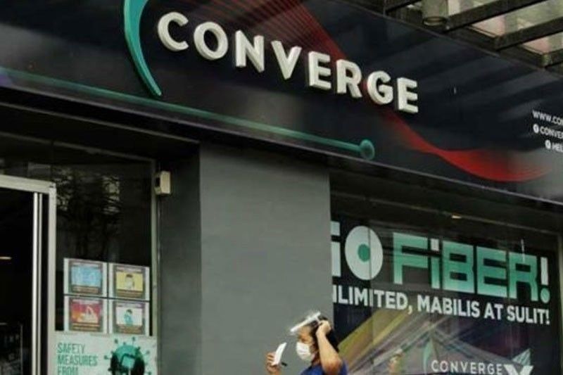 Converge mengumpulkan P10 miliar dalam debut pasar obligasi
