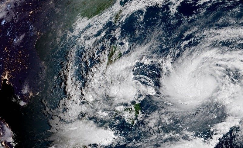 11 lugar Signal no. 1 dahil kay 'Agaton'; Severe Tropical Storm 'Malakas' posibleng typhoon na mamaya
