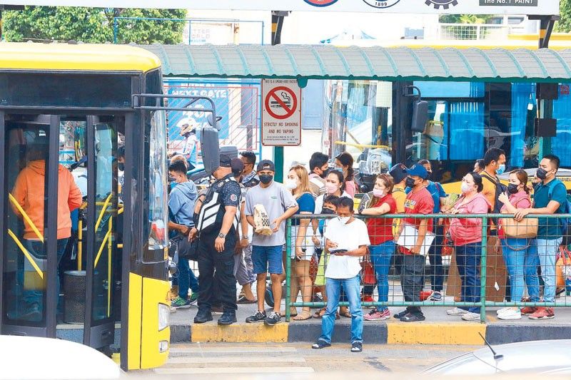 Former EDSA bus carousel drivers hit slow payout for service contracting