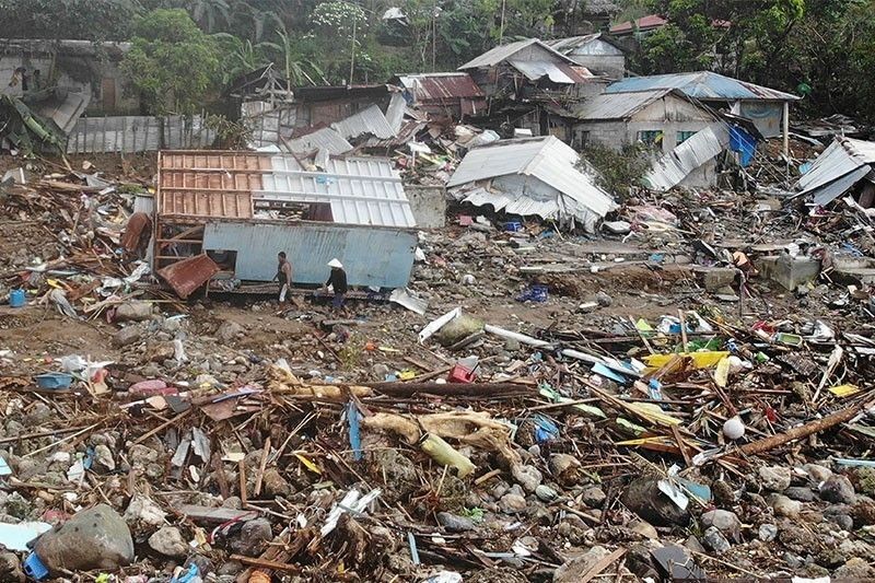 Duterte at Bong Go, nagpaabot ng tulong sa mga biktima ni Agaton sa Leyte