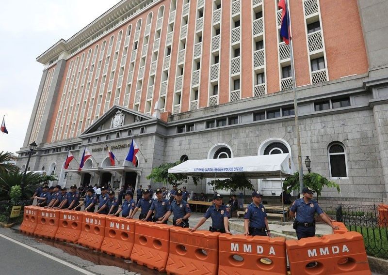 At least 14 Comelec units respond to call for explanation on debate fiasco