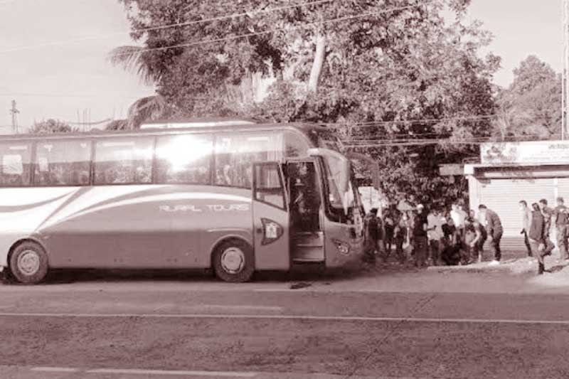 Pampasaherong bus binomba: 4 sugatan!