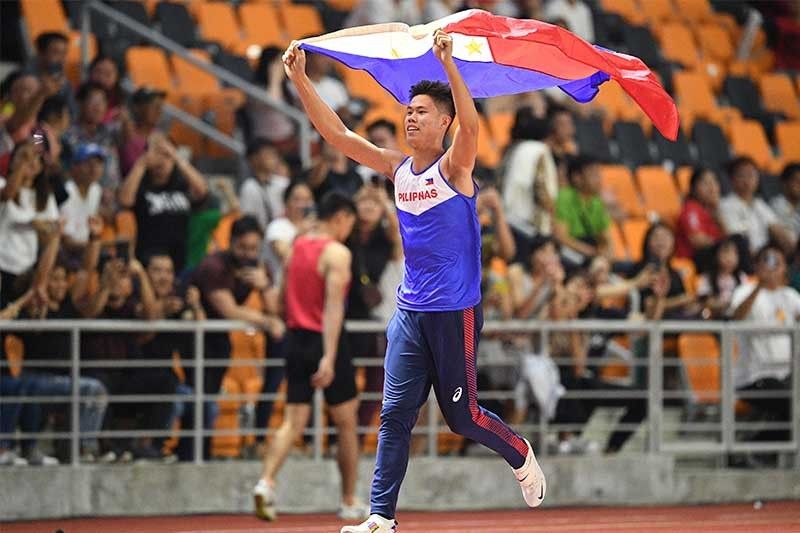 Obiena 'privileged' to represent Philippines as SEA Games flag-bearer