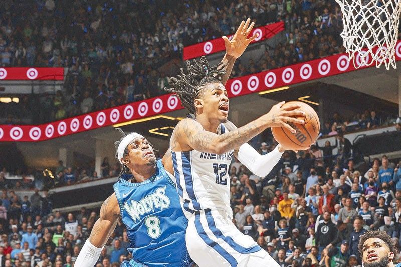 Grizzlies send wolves packing
