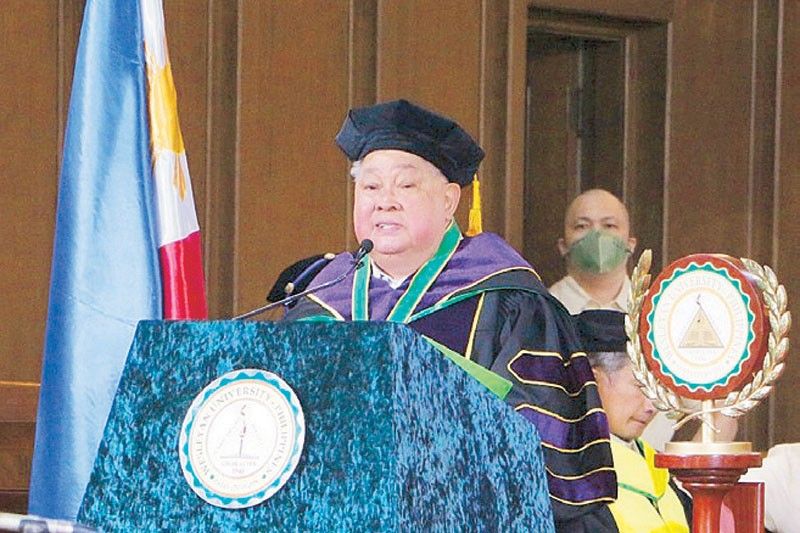Gozon GMA mendapat gelar doktor kehormatan