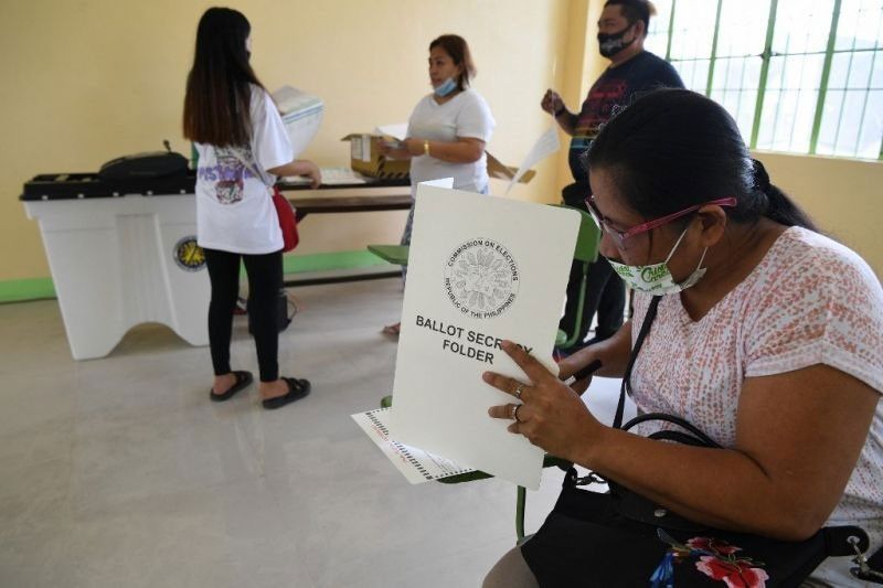 Health protocols, mahigpit na ipaiiral ng DepEd personnel sa halalan