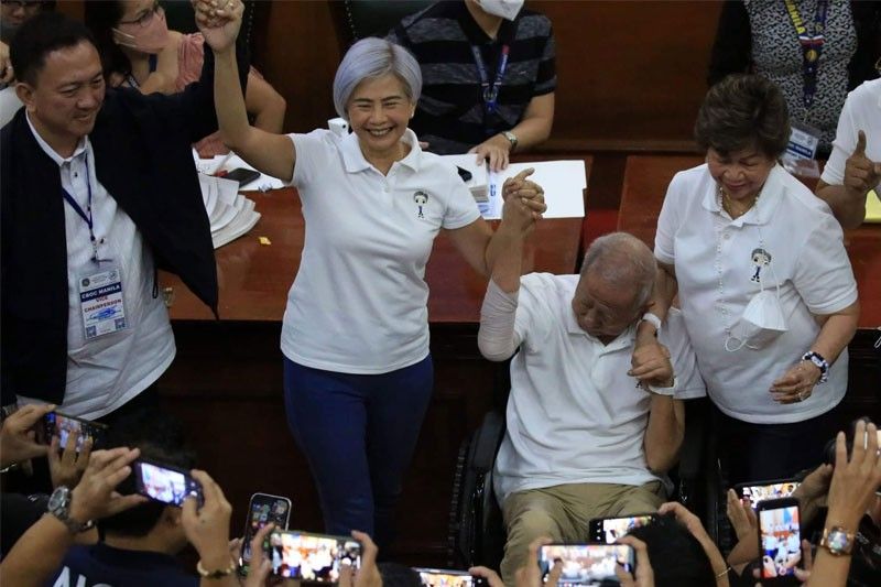 Manila mayor-elect hopes to make dad proud