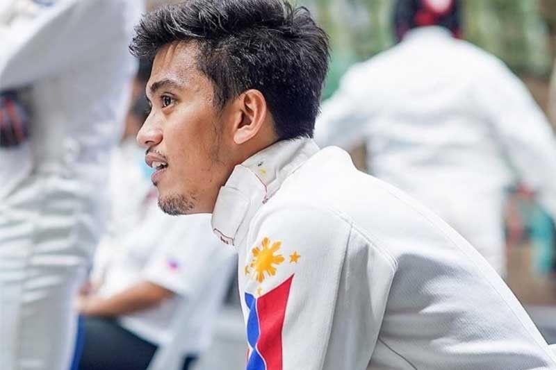 Perez's silver lone bright spot for Philippine fencers as drawbacks mar SEA Games foil, sabre campaigns