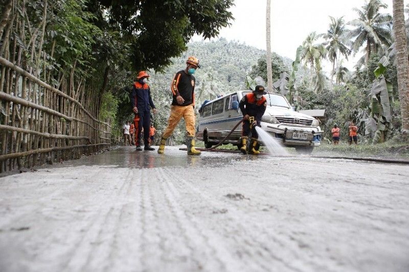 Hundreds of Sorsogon residents return home after Bulusan eruption