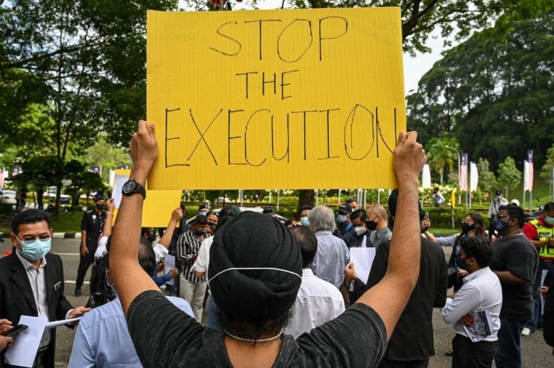 Malaysia says intends to axe mandatory death penalty
