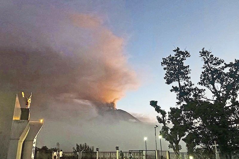 Sa banta ng pagputok pa ng Mt. Bulusan