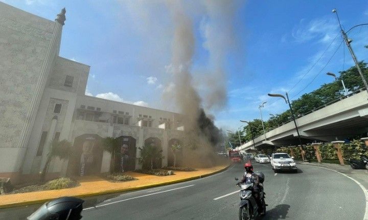 Fire hits iconic Metropolitan Theater in Manila