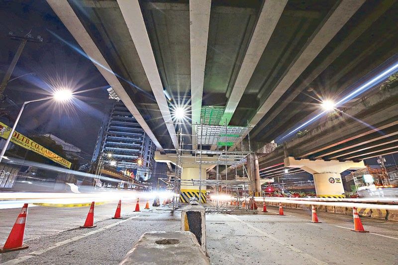 MMDA: EDSA traffic 'manageable' despite flyover closure