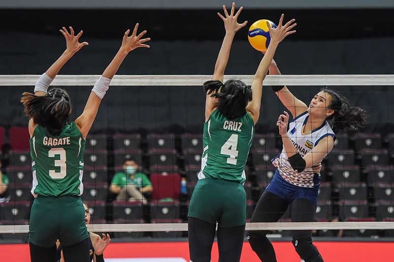 NU makes light work of La Salle, nears historic UAAP crown