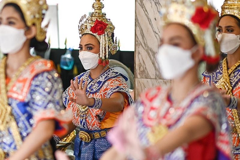 Thailand relaxes mask rule to bolster pandemic-hit tourism