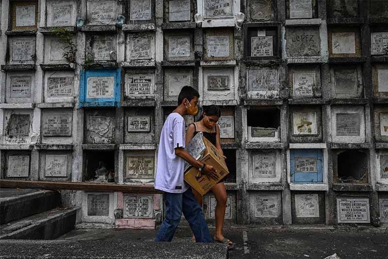 Fear and defiance for families of Philippine drug war dead