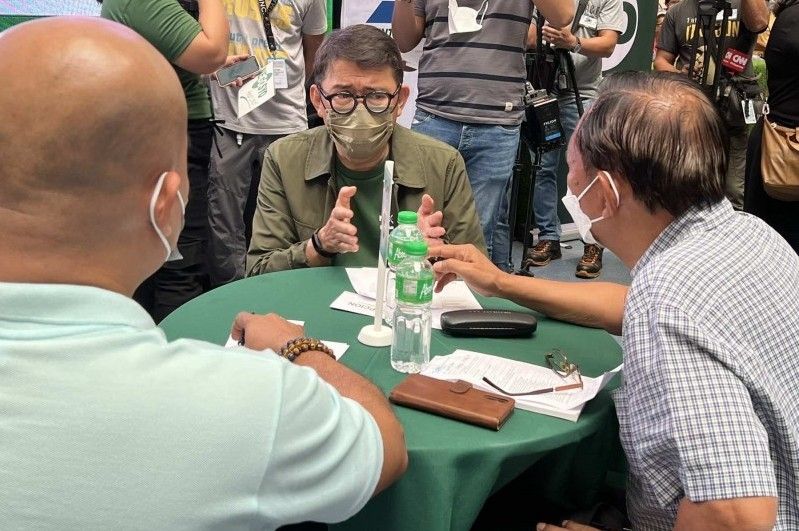 Marcos commits support for MSMEs, congratulates Concepcion for mentoring program
