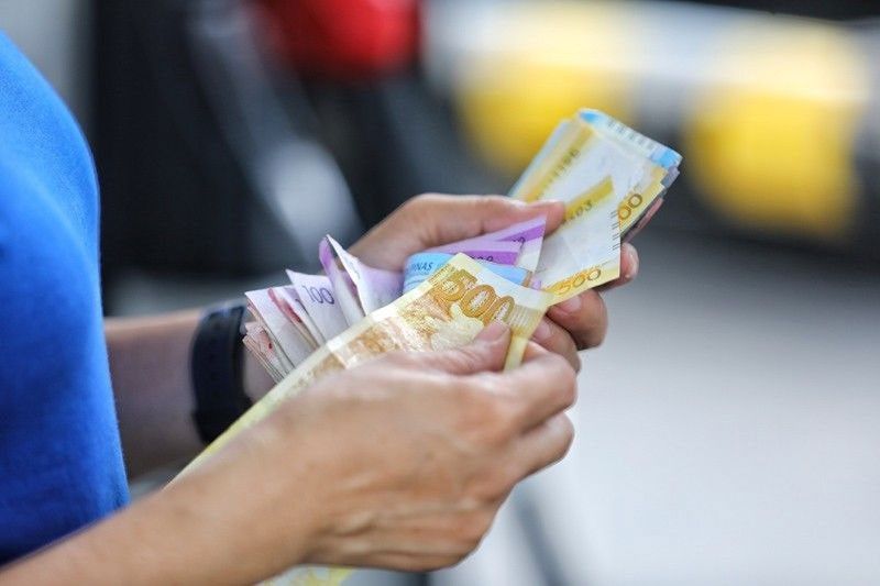 Peso rebounds, ends 8 straight days of decline