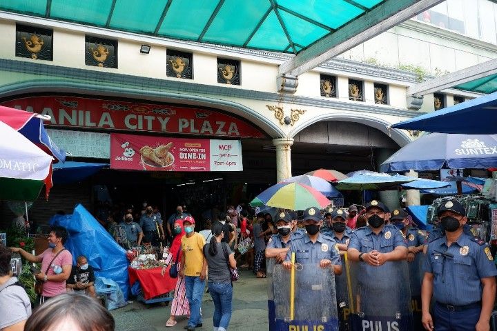 Youth activists apprehended for hanging banners on Marcos inauguration day