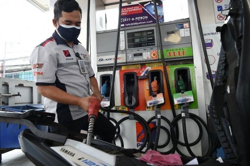 Diesel price drops P3 per liter