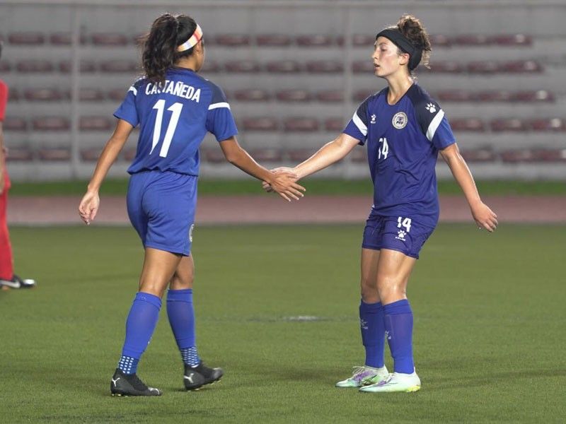 Filipinas assert might over Singapore in 7-0 rout to seize solo lead