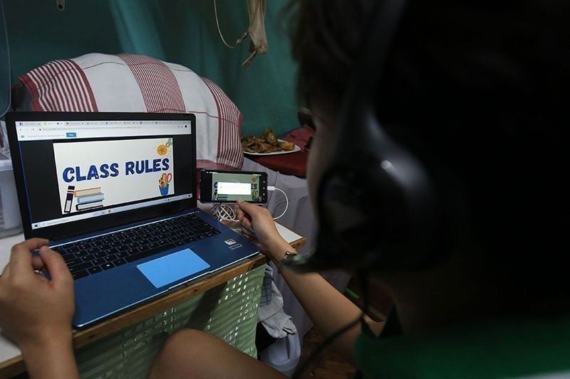 'Pure online classes' bawal na simula ika-2 ng Nobyembre, sabi ng DepEd