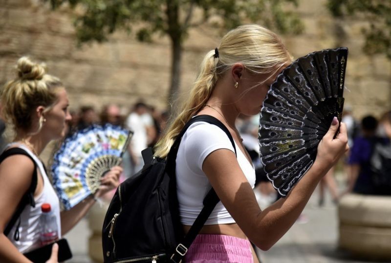 Heatwave grips Spain as UK readies for soaring temperatures