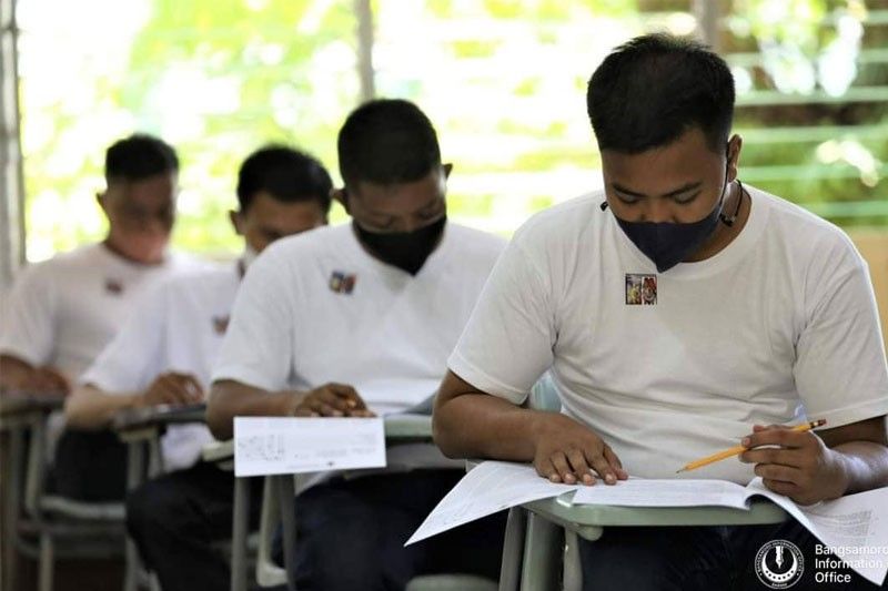 7,145 MILF, MNLF members pass exam to enter PNP