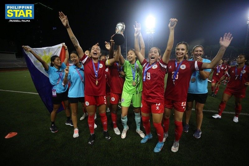 Pinay footballers binlangko ang Thailand, inuwi ang unang titulo sa AFF Womenâs Championship