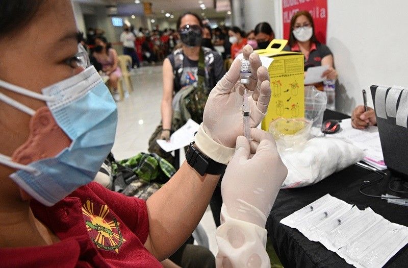 Mag-e-expire na COVID-19 vaccines mula pribadong sektor P1.3-B halaga