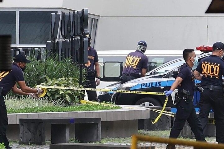 Ateneo shooting: Ex-mayor, 2 pa patay  Â  Â 