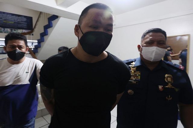 Ateneo gunman, isang pugante at may 8 arrest warrant