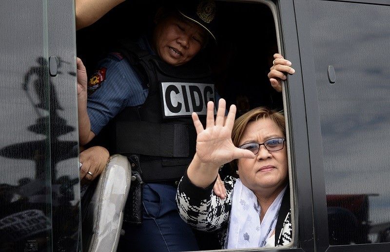 Minority senators hinimok and DOJ na bawiin kaso vs De Lima dahil sa recantations