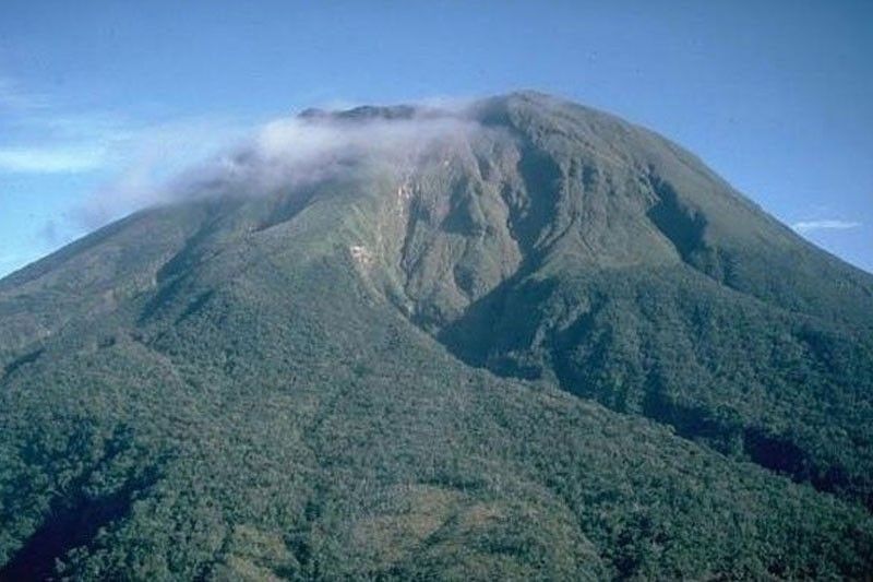 Bulusan, Kanlaon continue to simmer down