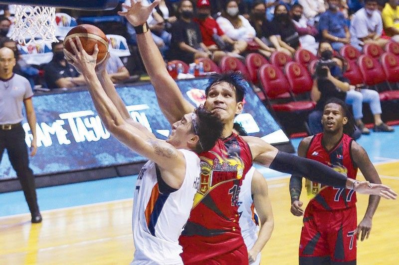 Bolts, Hotshots strike back