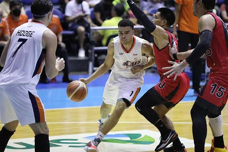 Bolts keep Beermen at bay to tie PBA semis series