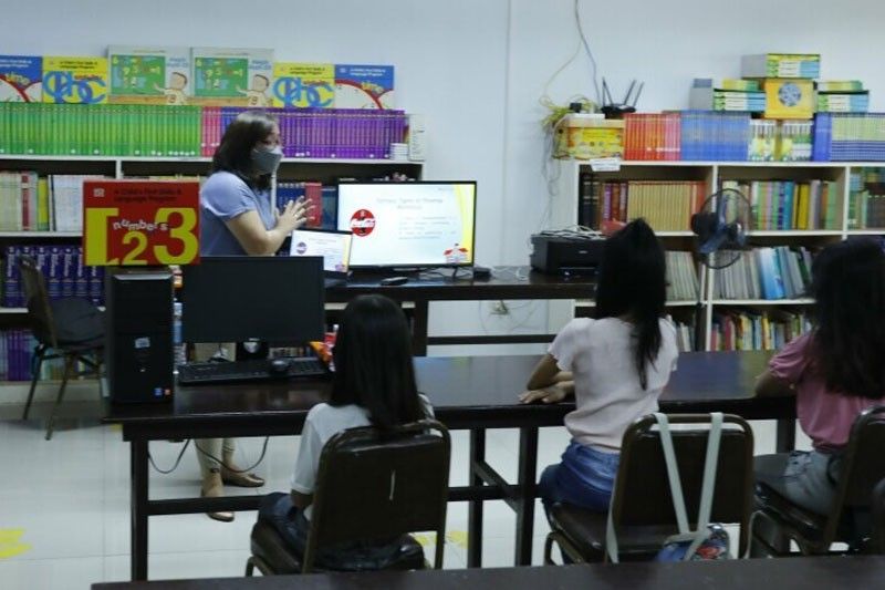 Mga eskwelahan giawhag sa pagpatuman sa higpit nga siguridad