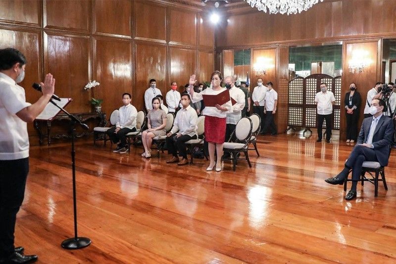 President Marcos swears in new SRA, Pagcor officials