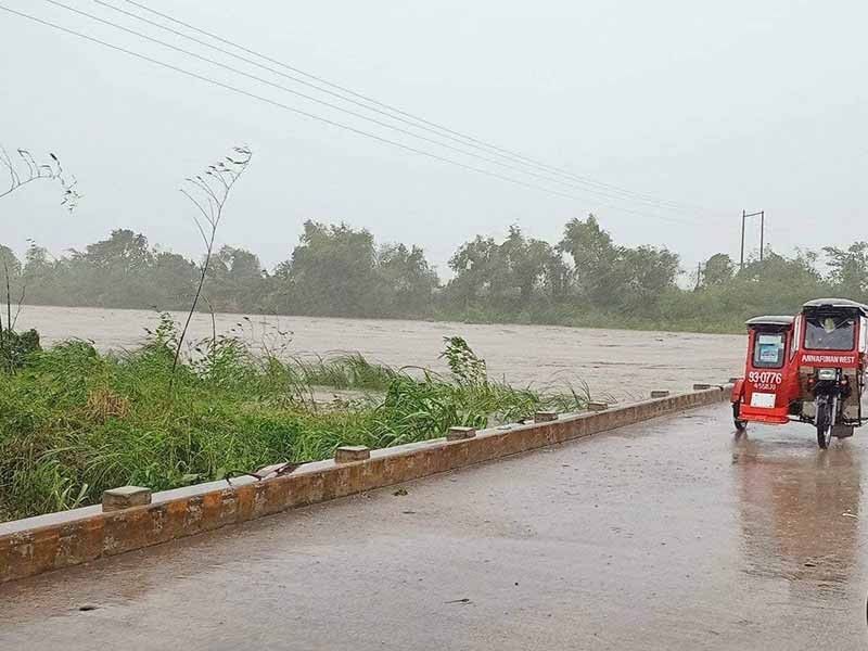 'Florita' maintains strength as it crosses Cagayan