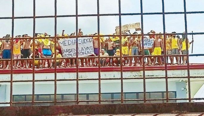 Iloilo inmates hold noise barrage over food lack