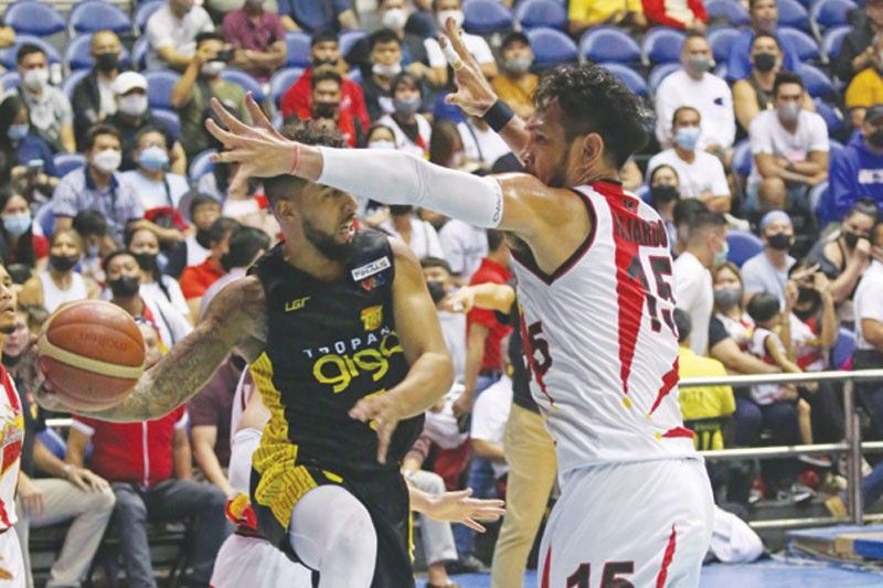 SMB umangat sa Game 2