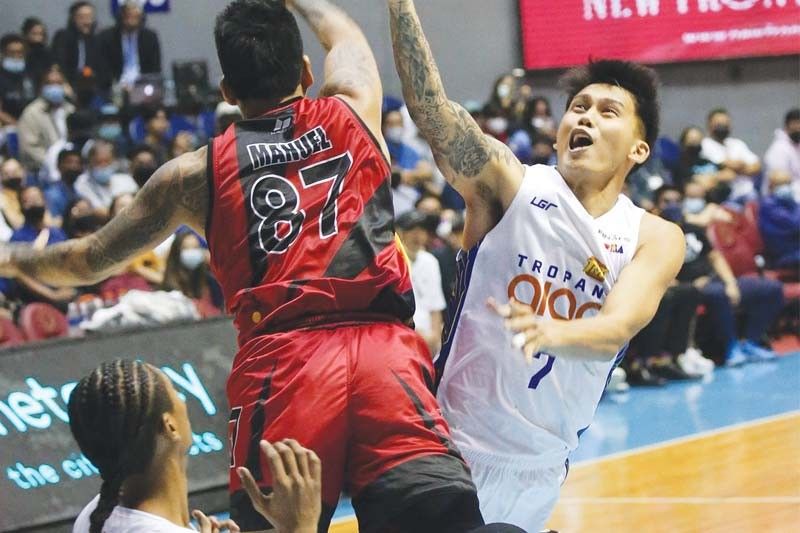 TNT amoy na ang Philippine Cup crown