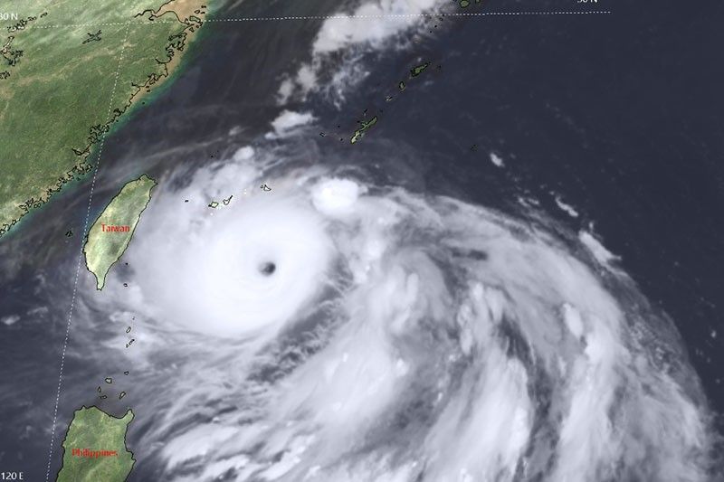 Super Typhoon Henry intensifies slightly