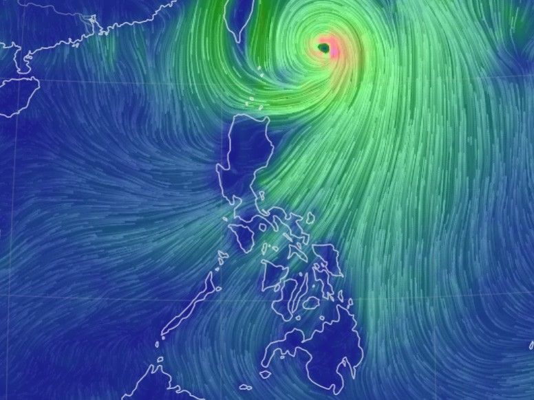 Super Typhoon Henry terus melambat