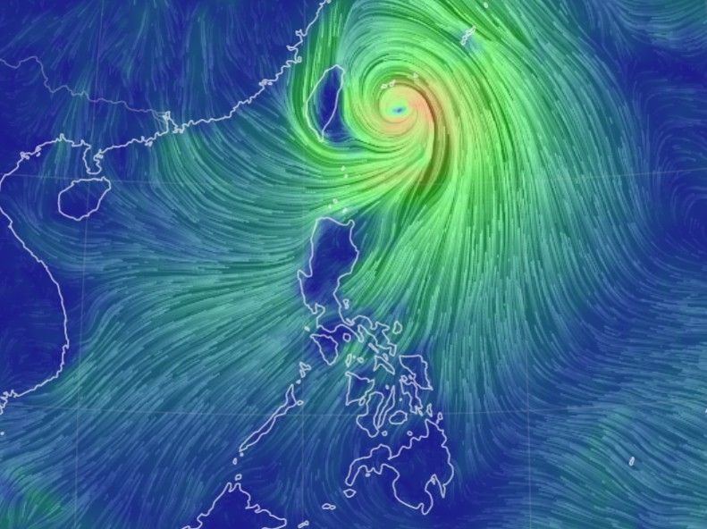 â��Henryâ�� speeds up northward as it keeps strength