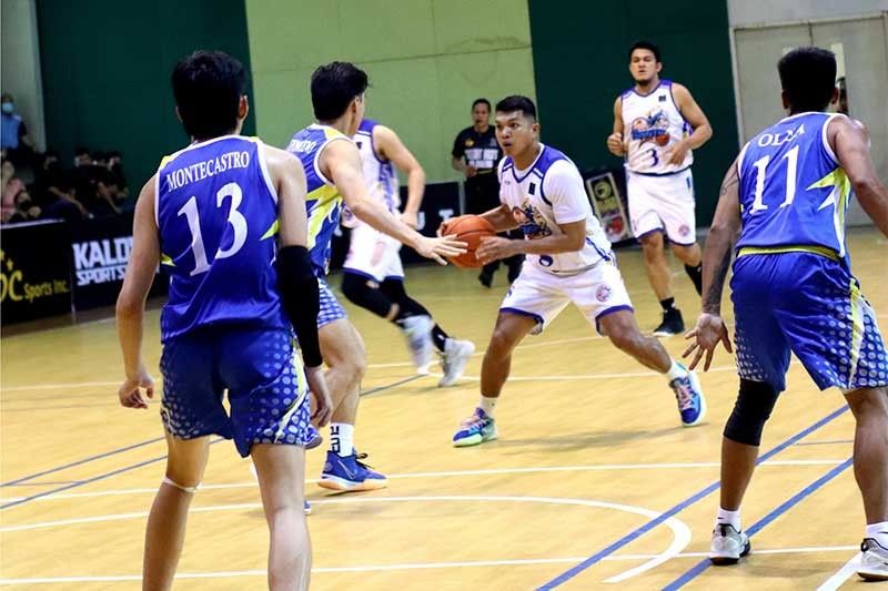 San Mateo memberikan kerugian pertama UMak;  Camarines Norte, AMA menang di Ballout Hoops