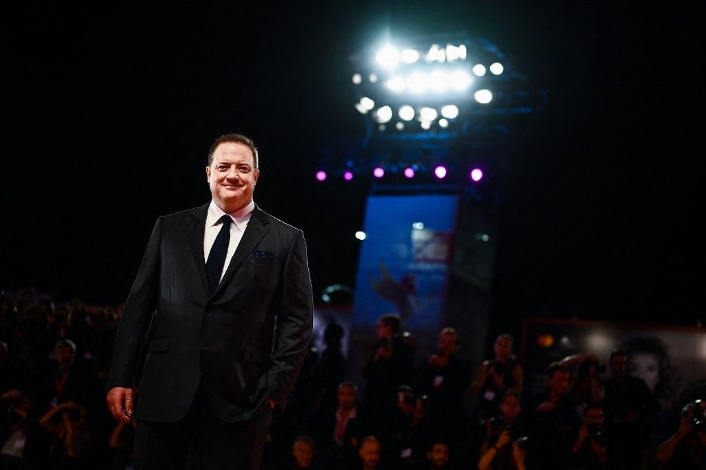 Bintang ‘The Mummy’ Brendan Fraser menangis saat tepuk tangan meriah untuk film comeback