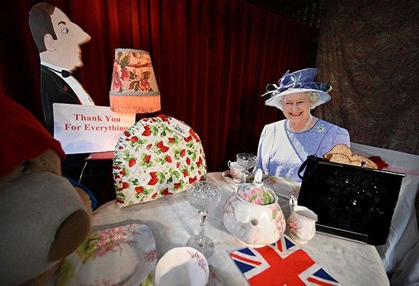 Paddington tributes to queen prove too much to 'bear'