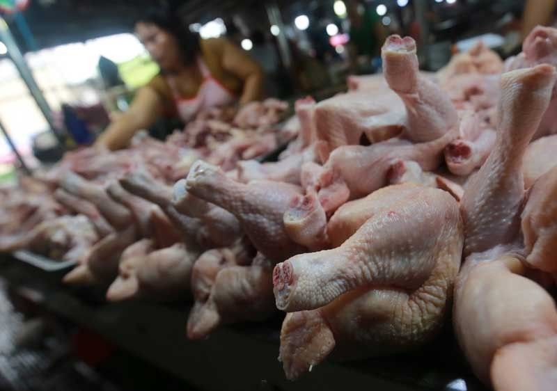 Imported chicken dadagsa, pagkalugi ng local producers ikinabahala